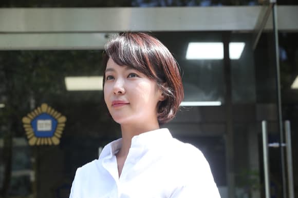 Hwang Jung-eum Faces Embezzlement Allegations, Prosecutors Seek Three-Year Imprisonment